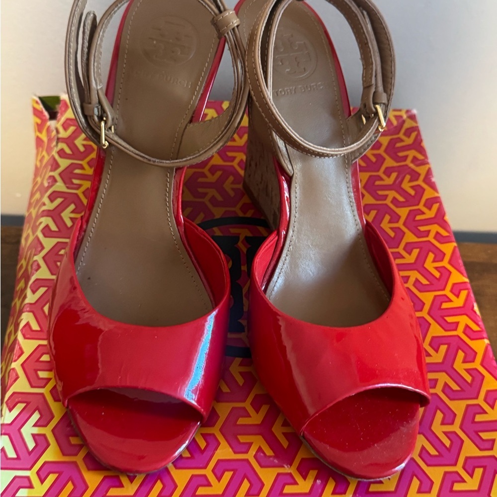 Tory Burch Red and Tan Peep-Toe Wedges Size 9 - Picture 2 of 5